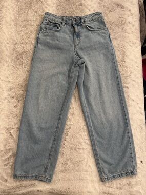 Light Wash Straight Leg Jeans